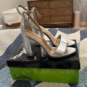 Sam Edelman Yaro Ankle Strap Sandal in Silver Size 7